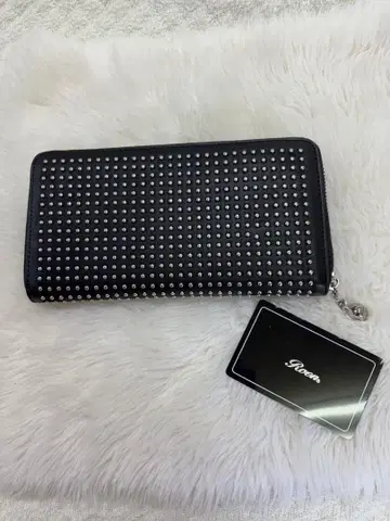 새상품급 Roen 로엔 스터드 장식 블랙 장지갑