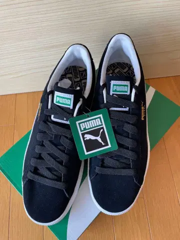 택 포함 새상품 PUMA Suede 블랙/화이트 스니커즈