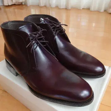 [ 미사용 새상품 ] ONLY 다크 브라운 가죽 처카 부츠 25~25.5