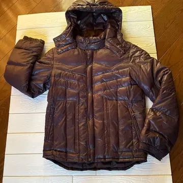 브라운 후드 부착 다운 자켓