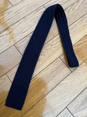 니키 울 니트 타이