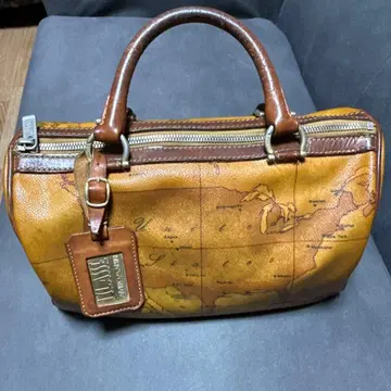 프리마클라쎄 가죽 핸드백 바닥면에 낙서 있음.