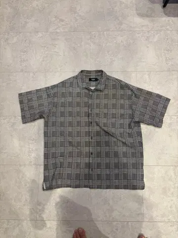 AZUL 체크 무늬 반팔 셔츠 L 사이즈