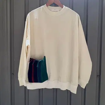 PULLA 아이보리 크루넥 트레이닝복