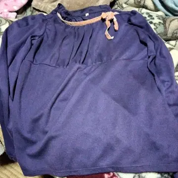 다크 퍼플 프릴 셔츠 M 사이즈