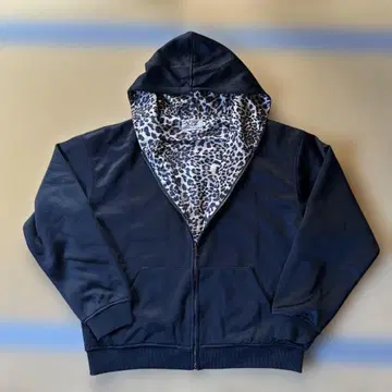 블랙 레오파드 무늬 안감 풀 집업 후드티