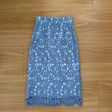 에메르 리파인 레이스 스커트