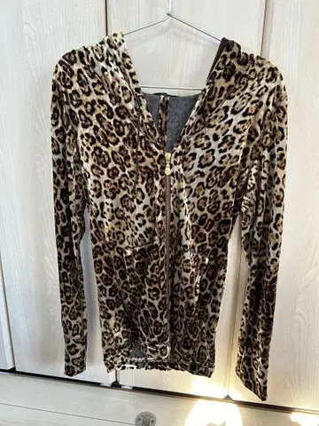 TORNADO MART 레오파드 무늬 벨로아 후드티