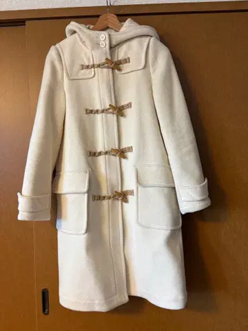 조인트 웍스 화이트 더플 코트