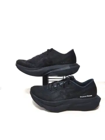 District Vision 블랙 러닝화