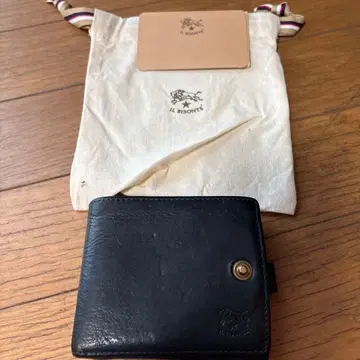 IL BISONTE 네이비 컬러 접이식 지갑