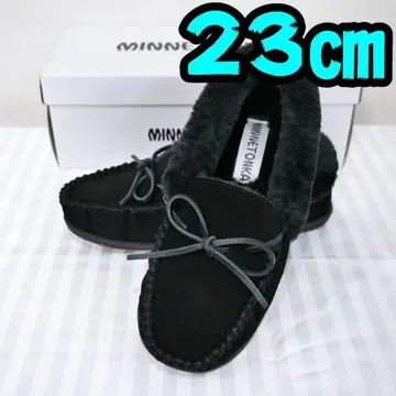 [새상품] MINNETONKA 모카신 23cm 퍼 포함 블랙 미네통카