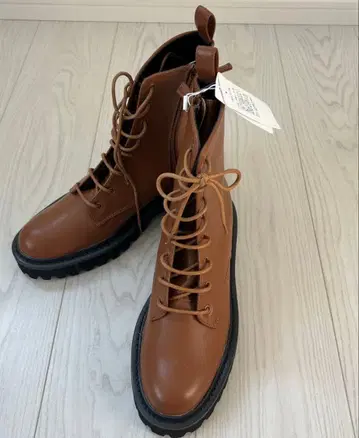 새상품 레이스업 컴뱃 부츠