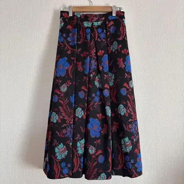 그레이스 콘티넨탈 꽃무늬 자카드 자수 스커트 38