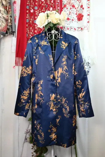 새상품 추가 OFF 고급 골드 일본풍 패턴 자카드풍 롱 코트