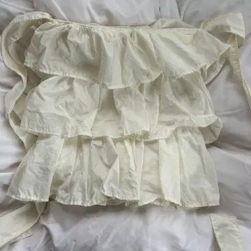 리본 숄더 프릴 백