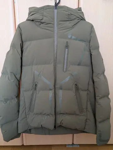 미즈사와 다운 스톰 M 사이즈 극미품 클리닝 완료 하쿠요샤