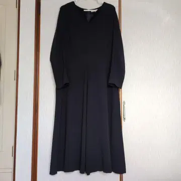 23구 네이비 V넥 긴팔 플레어 롱 원피스 46