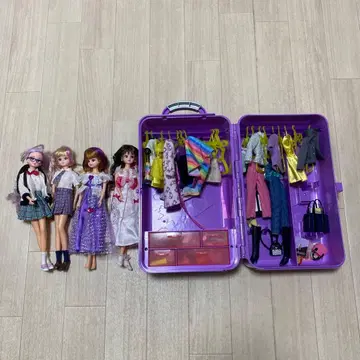 리카짱 인형 4체와 보관 케이스 세트
