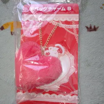 헬로키티 하트형 백참 빨간색