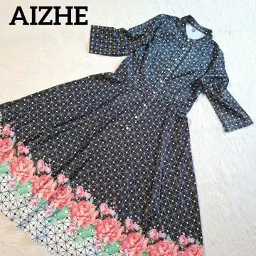 aizhe 긴팔 셔츠 원피스 블랙 x 핑크 꽃무늬 플레어 원피스