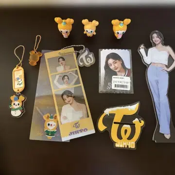 TWICE 지효 가챠 굿즈 세트