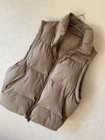 베이지 다운 베스트 M 사이즈