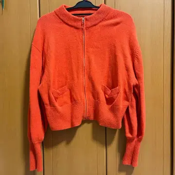 AER 오렌지 집업 니트