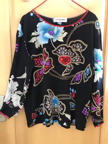 LIONARD 실크 꽃 비쥬 무늬 긴팔 상의