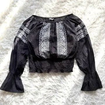 새상품급 스픽 앤 스팬 코튼 자수 블라우스 자수 블랙