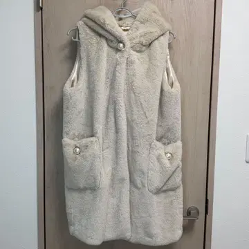 [컨디션 최상] Rady (레이디) 복슬복슬 인조 모피 후디 롱 베스트