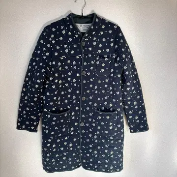 CALLNER 네이비 꽃무늬 퀼팅 코트