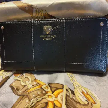 사만다 베가 블랙 장지갑