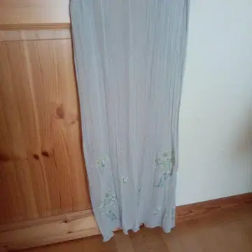 그레이 꽃무늬 자수 스톨