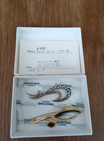 VENDOME 스틸 프레임 브로치 세트