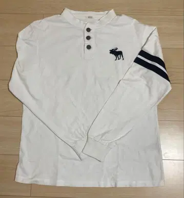 아바클로 헨리넥 긴팔 티셔츠 화이트