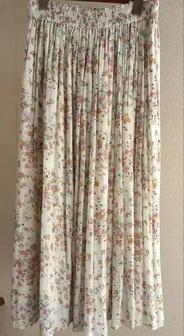 자유구 개더 스커트 꽃무늬 화이트