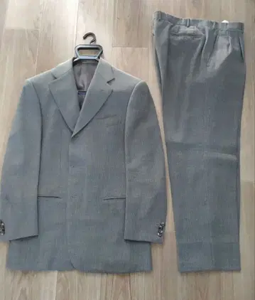 PISA 그레이 수트 세트