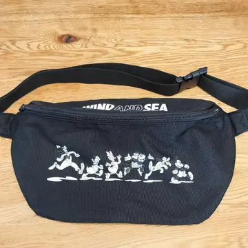 WIND AND SEA x 미키 바디백 새상품급