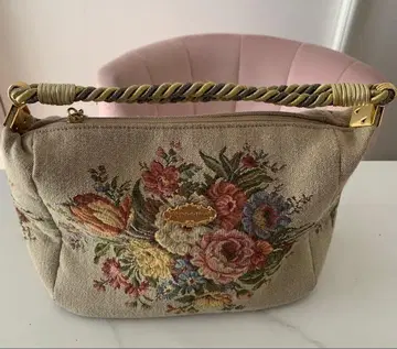 Think Bee! 싱크비 꽃무늬 자수 파우치