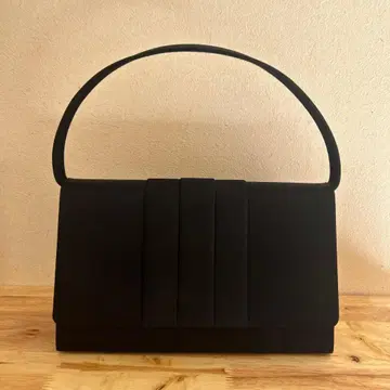 블랙 포멀 백 심플한 디자인