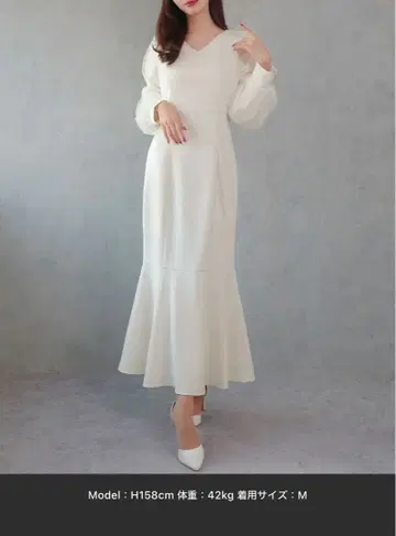 화이트 V넥 롱 원피스 M 사이즈