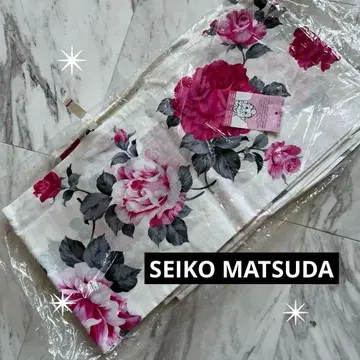 유카타 화이트 베이스에 핑크 장미 패턴 ~ SEIKO MATSDA