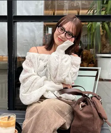 미스틱 웨이브 시어 휘핑 니트