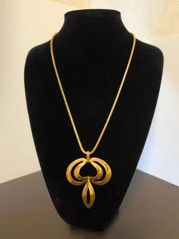 빈티지 크라운 트리파리 Trifari 골드 컬러 목걸이