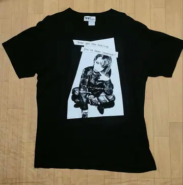 모모코 구미 컴퍼니 SWiNDLE 티셔츠