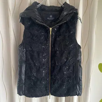 BRAHMIN 블랙 꽃무늬 자수 다운 베스트