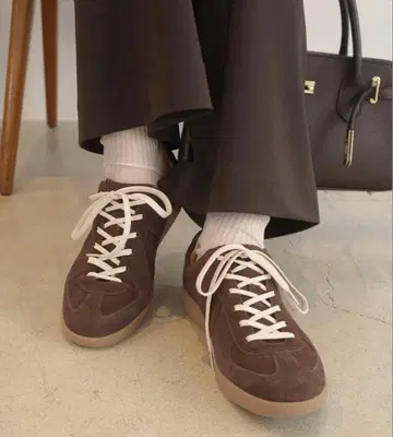 르 상 파레이유 SLOBE 별주 저먼 트레이너