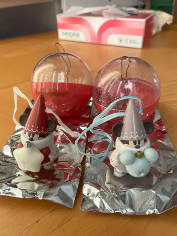 릴린린 캡슐 토이 2025 빨간색 브라운(그레이) 2개 세트