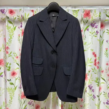 다크 그레이 스트라이프 테일러드 자켓